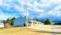 Hillcrest Inn & Motel Hotels in Gladstone