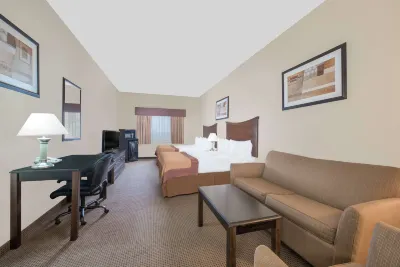 Baymont by Wyndham Snyder Hotels near 1818 Arthouse