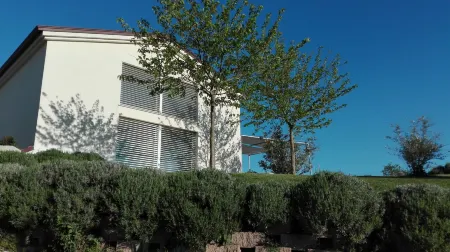 Hillside Villa with Swimming Pool and Jacuzzi - Frasassi Caves Отели в г. Фабриано