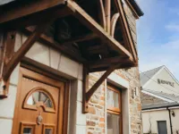 Cottage - Sleeps 4 - Garden - Parking Hotels in Llanelli
