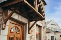 Cottage - Sleeps 4 - Garden - Parking