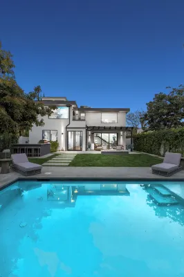 Curson Modern