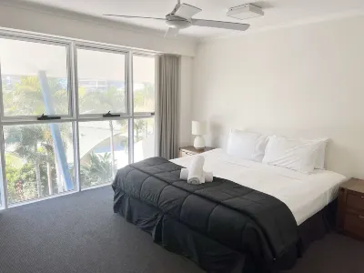 Cha Private Apts Diamond Beach Hotels near Volley Mermaid Beach