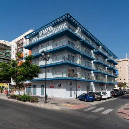Sur Suites la Dorada, Centricos Soleados a Pocos Metros de la Playa y Con Parking Opcional