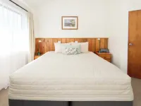 Whispering Pines Cottages Hotels in Burnt Pine