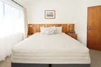 Whispering Pines Cottages