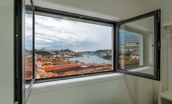 Gaia23 · Lovely 2-bed w/ Parking Amazing View