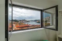 Gaia23 · Lovely 2-bed w/ Parking Amazing View Hotels in Vila Nova de Gaia
