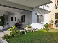 ซันท์ เฮาส์ ทริคาลา ทาวน์ โรงแรมใน