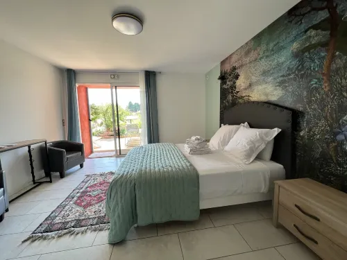 BASTIDE DES MARTELIERES Hotels in Eyguieres