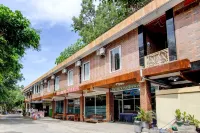 Collection O 93742 Sidodadi Hotel Dan Resto Hotels near HeHa Ocean View