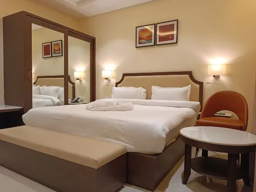 Gulmohar Royals Hotels in Куч-Бихар