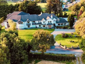 Loch Lein Country House