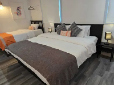 Shore Vista Lodge Hotels in Georgina