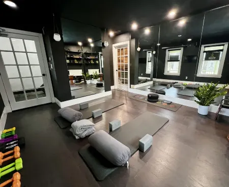 Stay at Jimmy's Отели рядом с достопримечательностью «AT trailhead Woodstock VT»