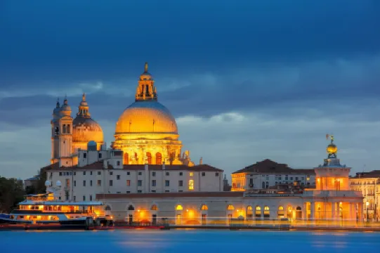 แมซองบูตีค แอลเรเด็นโตเร โรงแรมใน