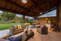 Villa Brunetta, Discover Your Modern But Traditional Villa in Lucca