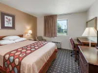 Super 8 by Wyndham Lebanon Hotels in Laclede County