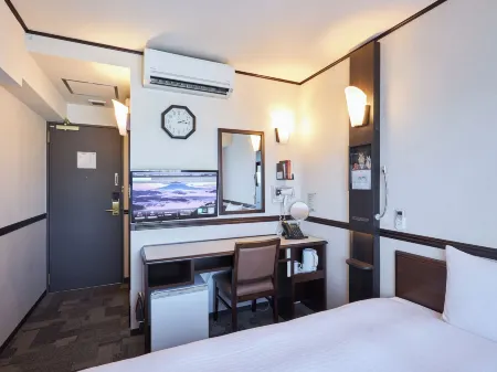 Toyoko Inn Shin Takaoka Eki Shinkansen Minami Guchi