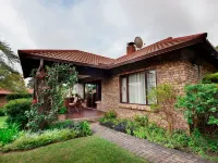 Oliver's Restaurant & Lodge Hotels in White River