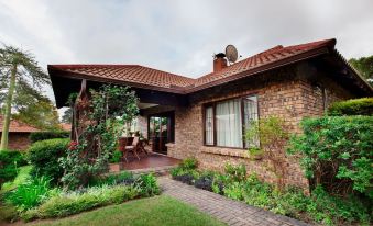 Oliver's Restaurant & Lodge