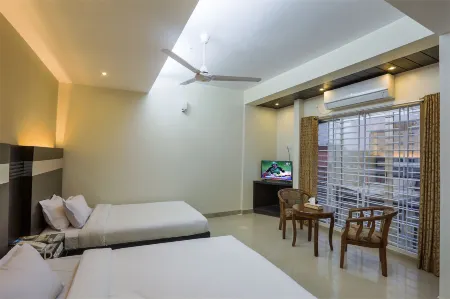 Hotel Holy Gate Отели рядом с достопримечательностью «Cross Bridge»