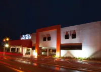 Hotel Puerta Del Sol Guadalajara فنادق في سابوبان