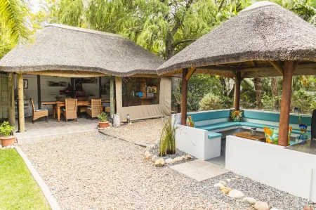 Khashamongo B & B Отели в г. Сомерсет-Уэст