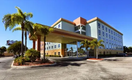Allure Suites of Fort Myers Отели в г. Макгрегор