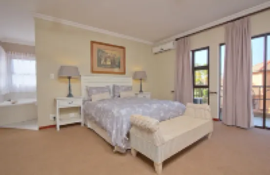 Centurion Golf Suites Boca Walk