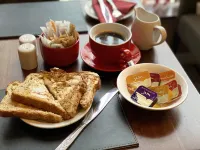 Delovely Hotel