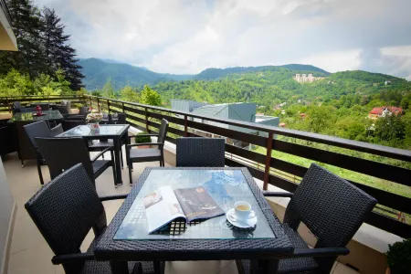 Pensiunea Toscana Отели рядом с достопримечательностью «DASH»