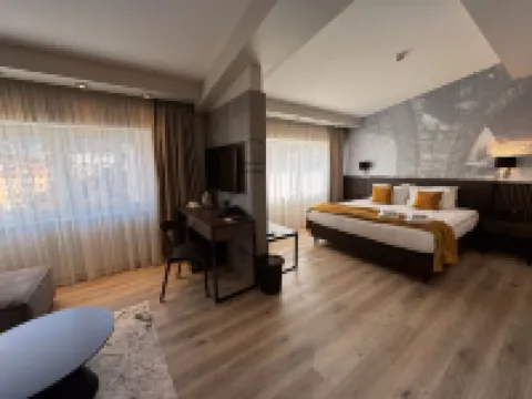 Queen's Hotel - Zebra Centre Hotels in Centar