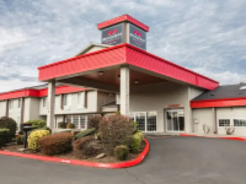 Bridgeway Inn & Suites - Portland Airport Hotels in Gresham
