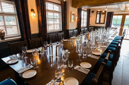 The Old Fourpenny Hotel Отели рядом с достопримечательностью «Warwick Racecourse»