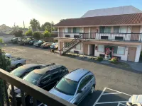 Morgan Hill Inn - parking