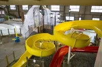 Hope Lake Lodge & Indoor Waterpark - parking