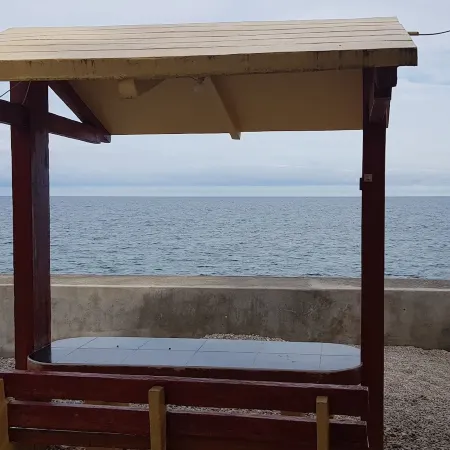 Luzmin BH - Beachfront Cottages