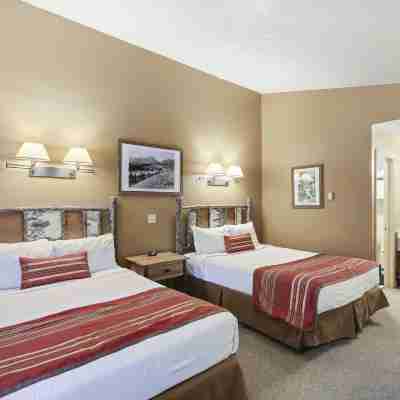Headwaters Lodge & Cabins at Flagg Ranch Rooms
