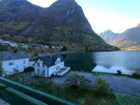Hjelle Hotel - Mountain view