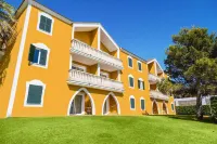 فيبرا بلانك بالاس للشقق الفندقية Hotels near Es Bot - Algaiarens