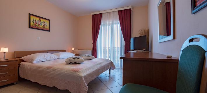 Hotel Aurora โรงแรมในปูลา