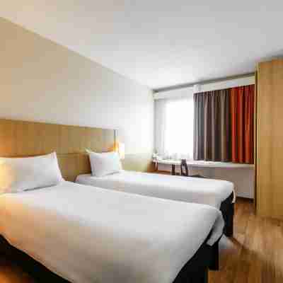 Hôtel Ibis Saint-Quentin Basilique Rooms