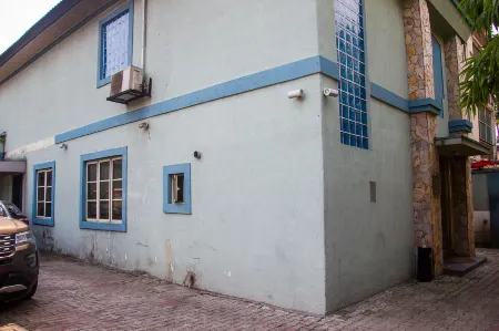 Precinct Comfort Services, Ikoyi Отели рядом с достопримечательностью «Остров Лагос»