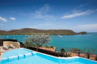 Secret Harbour Boutique Hotel and Marina فنادق في Lance aux Epines