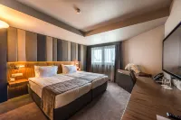 All Seasons Residence Hotel - Free Parking Hotels near Path of Health