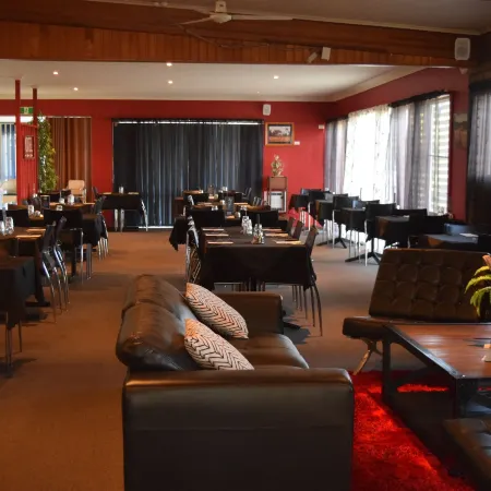 High Street Motor Inn & Steakhouse