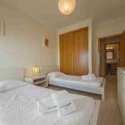 B44 - Alto do Quintão Central Apartment Rooms
