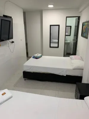 Hotel Praga Medellin - 2-Star
