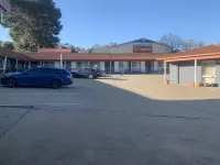 Countryman Motor Inn Cowra - parking